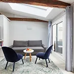 Jardin Du Luxembourg With Balcony - Cityapartmentstay